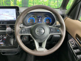 【純正革巻きステアリング】上質な革を使用することで、手にしっかり馴染みとても運転しやすいハンドルです♪
