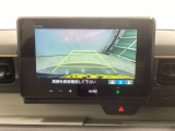 バックモニター付きで、車庫入れやバック時の後方確認をサポート。