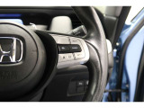 Hondaセンシングの機能のひとつ、アダプティブクルーズコントロール付!アクセルから足を離しても設定したスピードと前車との車間を保ち走行してくれます!車線維持もアシスト☆高速道路で疲労軽減ですね☆