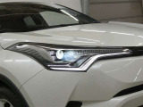 LEDヘッドライトです。デザイン性がよくとても明るいので、夜間の走行や悪天候でも安心です。しかも長寿命!