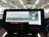 バックモニターは車両を上から見たような映像をナビ画面に表示するパノラミックビューモニター