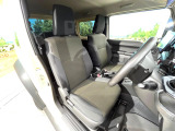 運転席シート廻りは使用感も少なく、良好な状態となっています。丁寧に使われていたことがよくわかりますね。