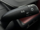 【 オートライト 】オートライトなのでライトの点け忘れを気にすることなく運転が出来ます♪