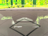 【プリクラッシュセーフティ】前方の車両等を検知し、衝突しそうな時は警報で注意を促し、ブレーキを踏む力をサポート。ブレーキを踏めなかった場合は衝突被害軽減ブレーキが作動、衝突回避をサポートします。