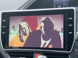 停車中には、TV番組や動画をお楽しみいただけます。移動時間を有効活用して、リラックスした時間を過ごせます。