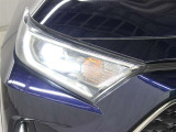 LEDヘッドライトには「オートマチックハイビームシステム」を搭載。夜間走行時にハイビームで走行可能と判断した場合、ロービームとハイビームを自動的に切り替え、前方視界確保をアシストします。