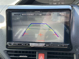 バックガイドモニターで、後方を確認しながら安心して駐車することができます。運転初心者も熟練者も必須の機能ですよ!
