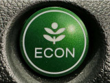 ★ECONスイッチ★ エコドライブを加速しよう!スイッチをONにすると、運転の仕方によるロスを抑え込み燃費をよくするようクルマが頑張ります(*^ー^*)燃費向上にチャレンジ♪