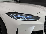 BMWレーザーライトとても明るく配光も良いので夜間の運転も安心です。