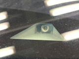 【エマージェンシーブレーキ】走行中に前方の車両等を認識し、衝突しそうな時は警報とブレーキで衝突回避と被害軽減をアシスト。より安全にドライブをお楽しみいただけます。