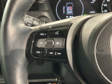 ステアリングにオーディオ操作スイッチが付いています。オーディオ画面に直接タッチしなくても操作が出来ますので、運転に集中できます。