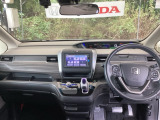フロントガラスが大きく、ワイドな視界で運転もしやすくなるように、設計されています。
