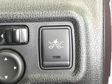 【エマージェンシーブレーキ】走行中に前方の車両等を認識し、衝突しそうな時は警報とブレーキで衝突回避と被害軽減をアシスト。より安全にドライブをお楽しみいただけます。