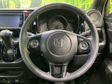 インテリアに合わせたデザインのステアリングは、運転される方のことも考え、運転しやすい形状、大きさです。是非一度、実際に触ってお確かめください。