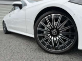 メルセデス・ベンツの定める厳しい基準をクリアしたお車のみをご案内させて頂きます。納車前整備はメーカー規定に基づき最大100項目にも及ぶ点検を熟練のメカニックによって行いご納車させて頂きます。