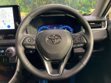 【純正革巻きステアリング】上質な革を使用することで、手にしっかり馴染みとても運転しやすいハンドルです♪