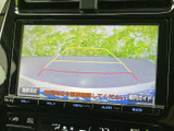 後方視界を広げ、安全な運転をサポートします。駐車時の切り返しもスムーズに行え、狭い場所でも安心です。運転に集中できます。