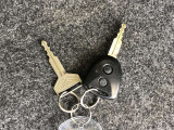キーレス&スペアキー各1本装備!ドアのロック・アンロックもワイヤレスドアロックキーがあれば簡単便利です!