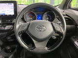 【純正革巻きステアリング】上質な革を使用することで、手にしっかり馴染みとても運転しやすいハンドルです♪