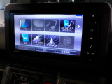 CD、DVD、Bluetooth、AM、FM、AUX、スマートフォン接続ができます。