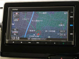純正エントリーインターナビ(VXM-225Ci)&バックカメラが装備されているので、普段の使い勝手もロングドライブも快適です。