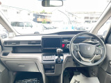 【インパネ】伸びやかで操作性の高いインパネ周り。毎日乗る車だからこそお気に入りの空間で。