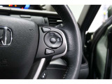 Hondaセンシングの機能のひとつ、アダプティブクルーズコントロール付!アクセルから足を離しても設定したスピードと前車との車間を保ち走行してくれます!車線維持もアシスト☆高速道路で疲労軽減ですね☆