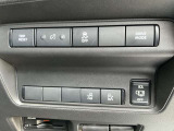 乗り降りに便利な両側ハンズフリーオートスライドドアを装備しております。