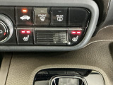 運転席/助手席シートヒーターで寒い日もすぐに温かくなり快適に過ごせます。2段階の温度調整が可能です