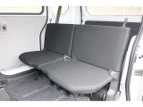 車の装置や機関をコンパクト化したことで、荷室として使えるスペースをしっかり確保しています。