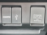 電源ソケットとUSB(HDMI端子は装備していません)