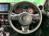 【純正革巻きステアリング】上質な革を使用することで、手にしっかり馴染みとても運転しやすいハンドルです♪