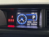 車両情報や燃費データを見やすく表示。