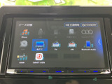 様々なメディアに対応しており、お好みの音楽を楽しめます。CDやUSB、Bluetoothなど、多様なソースから選べます。高音質で快適なドライブに。