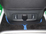 運転席と助手席にシートヒーターを搭載しております!寒い日にうれしい機能です♪