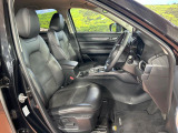 運転席シート廻りは使用感も少なく、良好な状態となっています。丁寧に使われていたことがよくわかりますね。