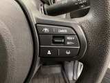 【アダプティブ・クルーズ・コントロール】予め設定した車速内でクルマが自動的に加減速。 前走車との適切な車間距離を維持しながら追従走行し、高速道路でのドライバーの疲労を軽減してくれる嬉しい機能付♪