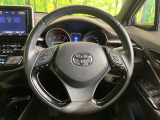【純正革巻きステアリング】上質な革を使用することで、手にしっかり馴染みとても運転しやすいハンドルです♪
