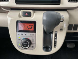 「オートエアコン」付き一年中快適な室内を提供!車内温度を設定すると、風量を自動で調節してくれます。
