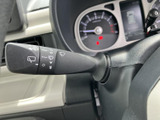 雨天時でもクリアな視界を確保できます。運転状況に合わせて、ワイパーの作動を調整可能です。安全運転に貢献します。