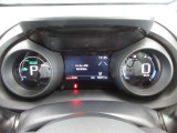 4.2インチカラーTFTマルチインフォメーションディスプレイで各種車両情報を表示できます。