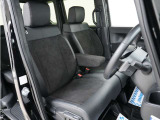 運転席のスペースはゆったりしていて、視界も広く確保されているので普段の運転からロングドライブまで快適です。