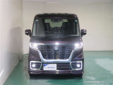 明度の高いLEDヘッドライトで、夜間の運転も安心です。