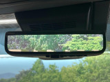 【デジタルインナーミラー】後席の大きな荷物や同乗者で後方が確認しづらい時でも安心!カメラが撮影した車両後方の映像をルームミラー内に表示。クリアな視界で状況の確認が可能です!
