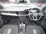 運転に必要な情報をメーター内に集約し、ドライバーの安全で快適な運転に寄与するアウディバーチャルコックピット。