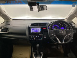 機能的に配置されたスイッチ類と、見晴らしの良い視界が快適なドライブをサポート。座るたびに心が落ち着くような、手入れの行き届いた上質な空間です。