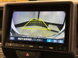 リバースギアに入れるだけで後方の表示へ切り替わります。夜間や雨の日の駐車も楽になりますよ。