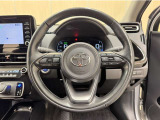 ステアリングスイッチ搭載!手を離さずに手元のスイッチでさまざまな操作が可能。運転中、視線をそらさなくても操作ができて安全です!