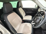 前席の画像です。是非運転席に座っていただき視界等をご確認ください。