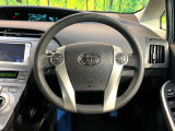 インテリアに合わせたデザインのステアリングは、運転される方のことも考え、運転しやすい形状、大きさです。是非一度、実際に触ってお確かめください。